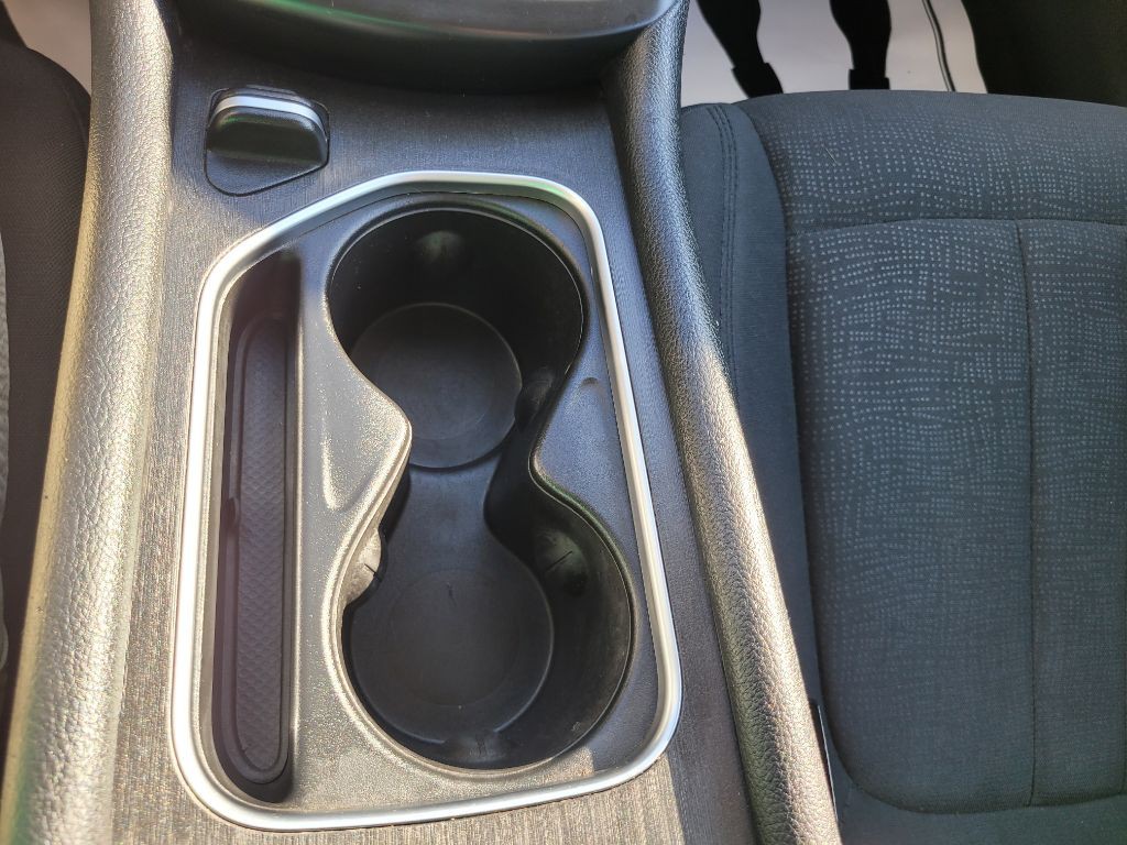 2016 Chrysler 200 Image 25