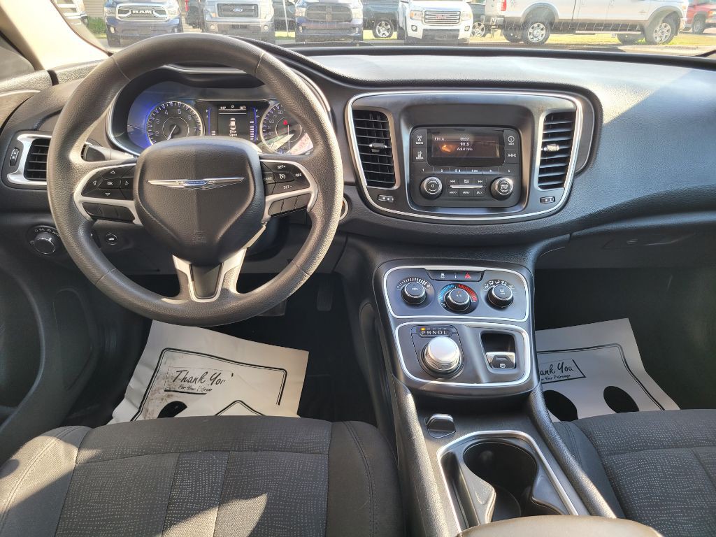 2016 Chrysler 200 Image 33