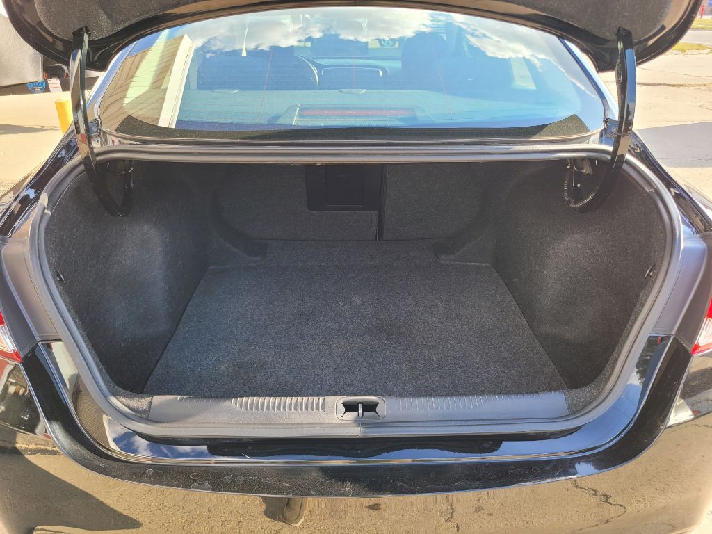 2016 Chrysler 200 Image 34