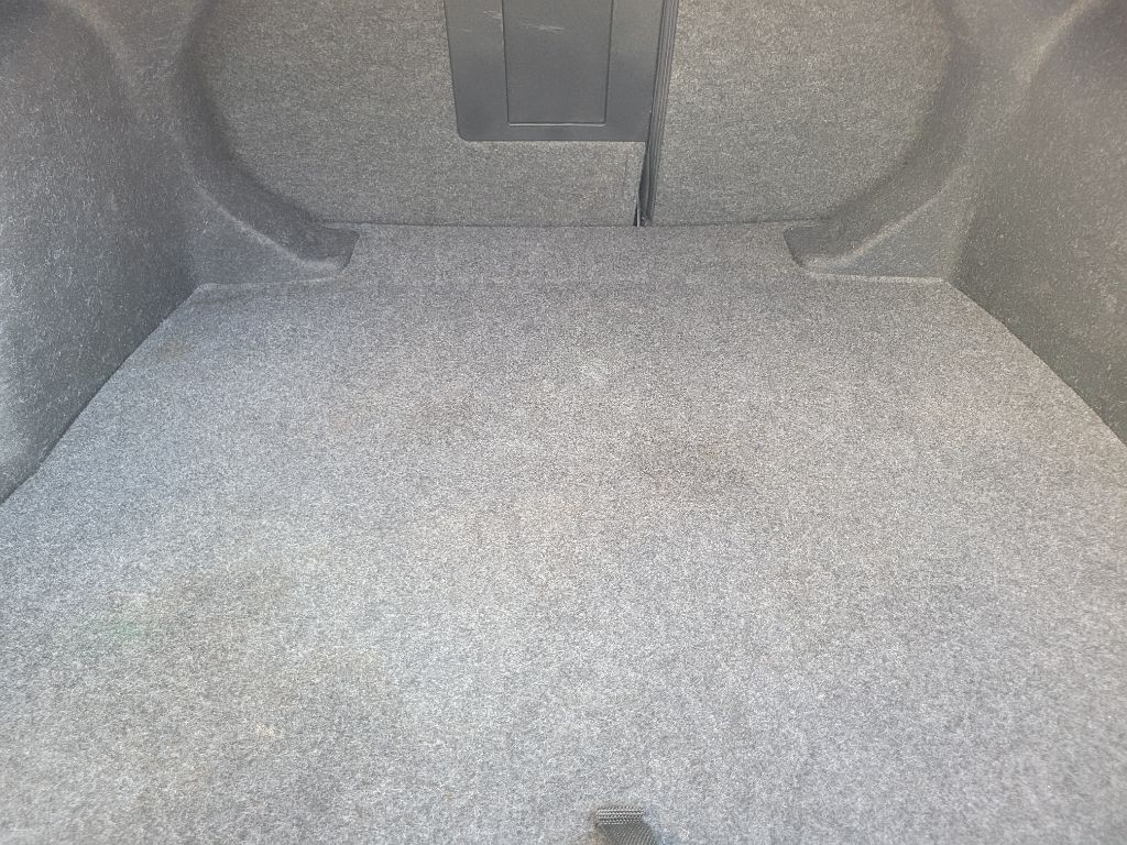 2016 Chrysler 200 Image 35