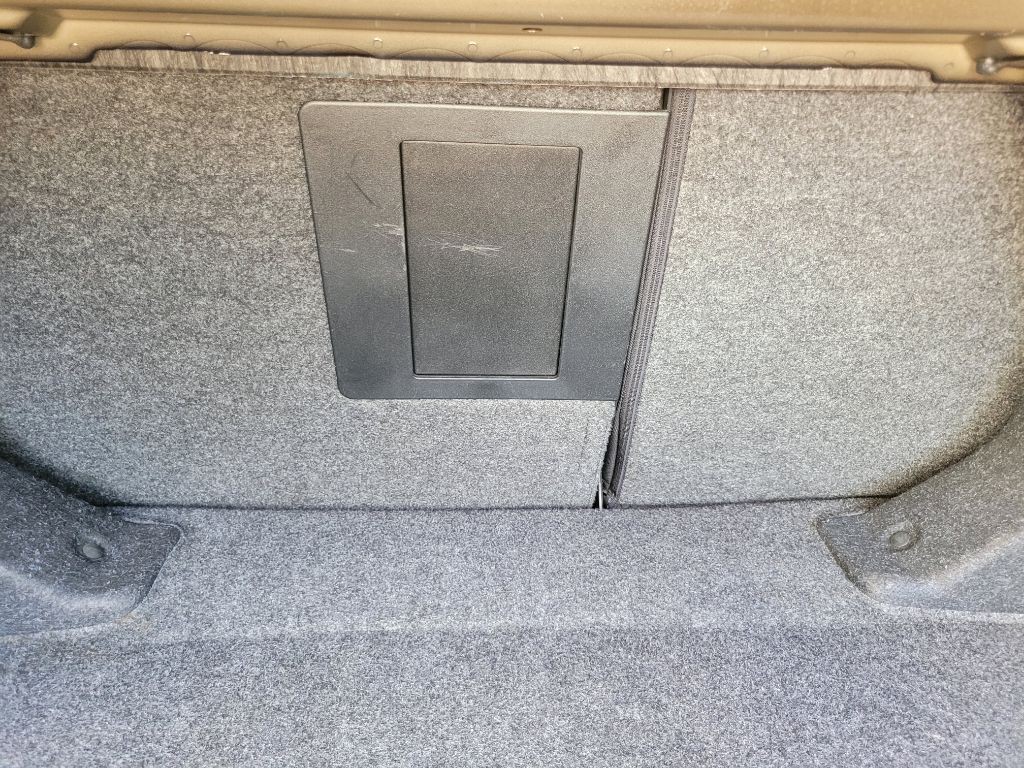 2016 Chrysler 200 Image 36