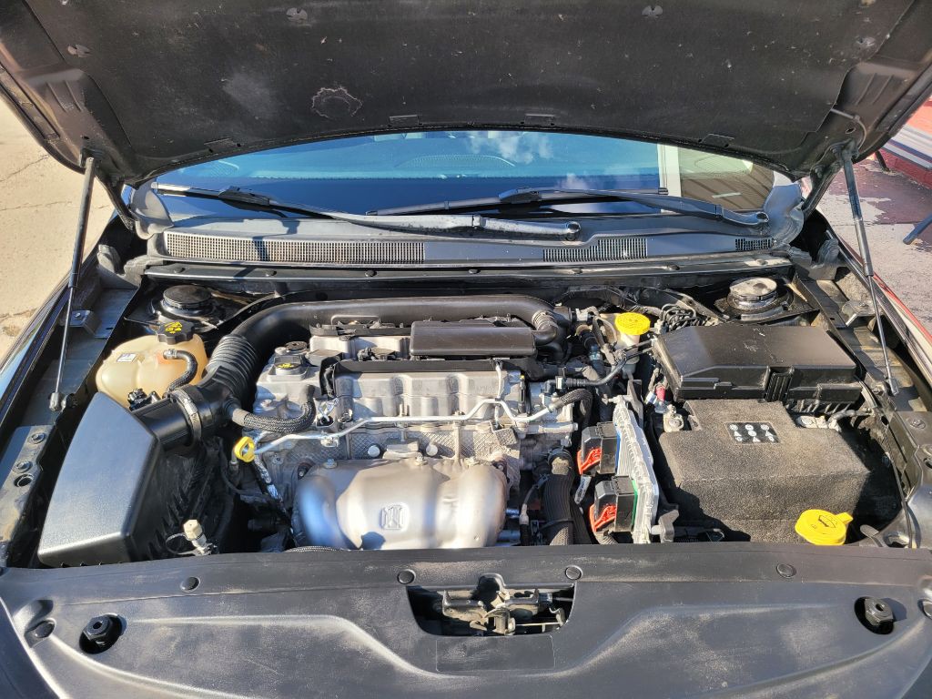 2016 Chrysler 200 Image 37