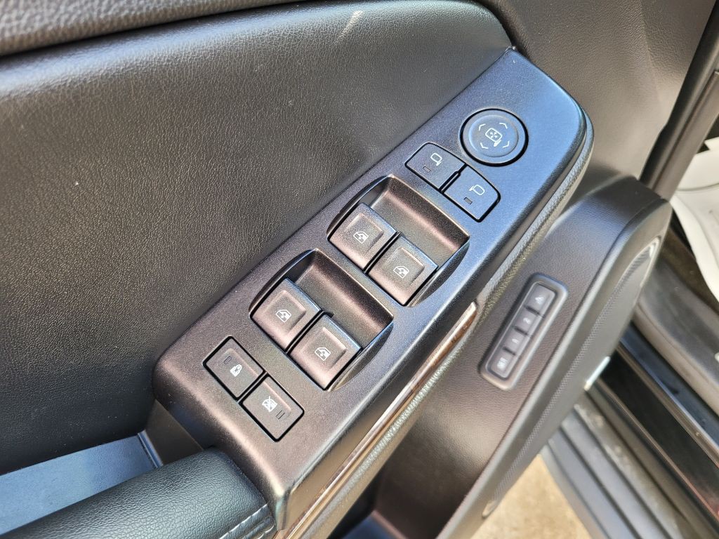 2017 Chevrolet Tahoe Image 17