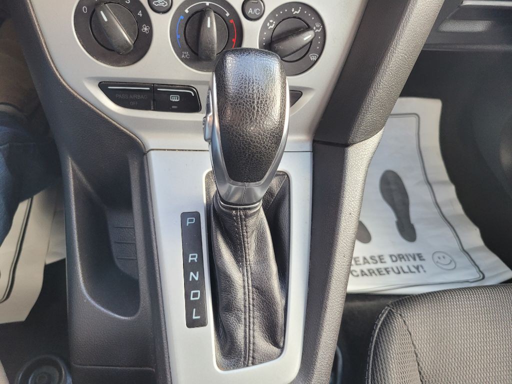 2014 Ford Focus Image 24