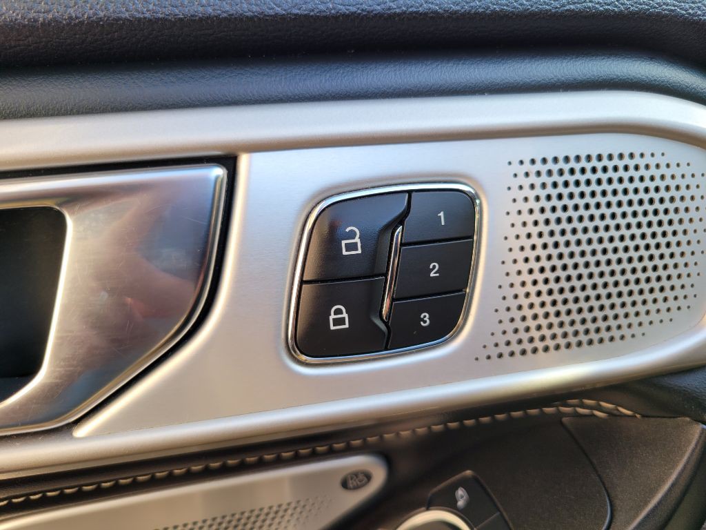 2020 Ford Explorer Image 25