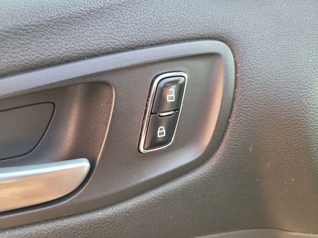 2013 Ford C-Max Image 16