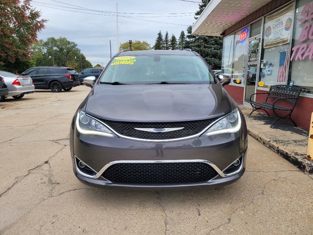 2019 Chrysler Pacifica Image 2