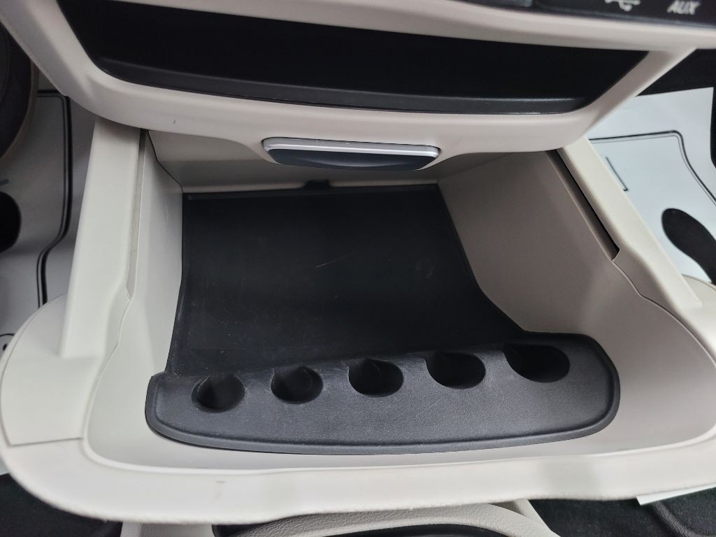 2019 Chrysler Pacifica Image 38