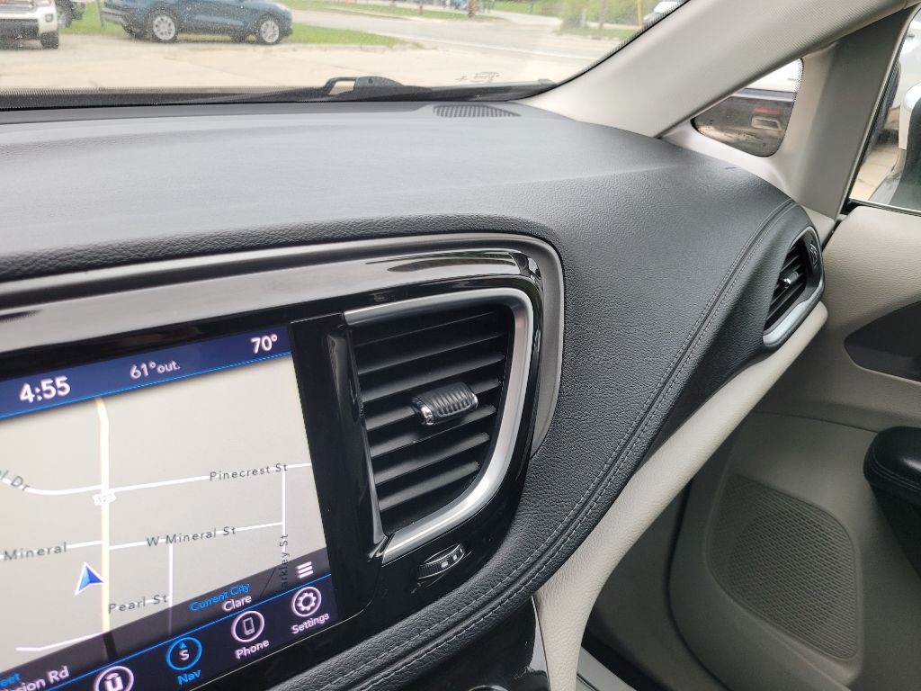 2019 Chrysler Pacifica Image 45