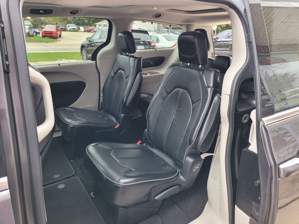 2019 Chrysler Pacifica Image 46
