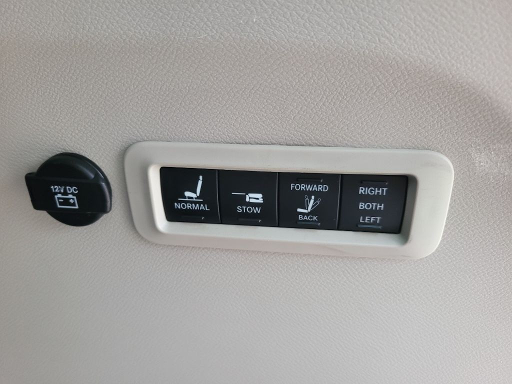 2019 Chrysler Pacifica Image 62