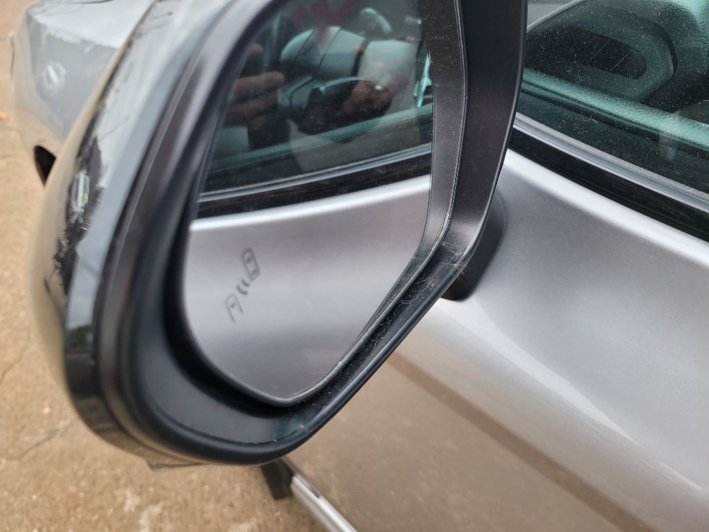 2018 Toyota Camry Image 17