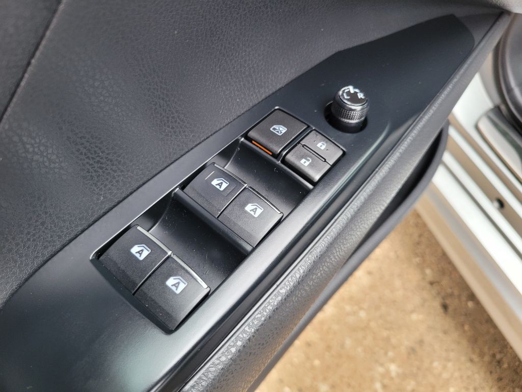 2018 Toyota Camry Image 20