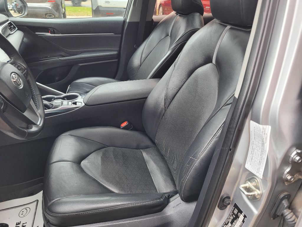 2018 Toyota Camry Image 21