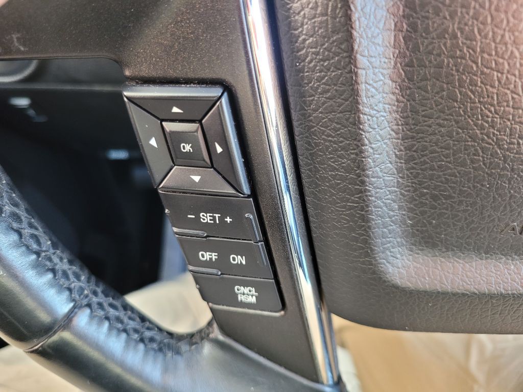 2017 Lincoln Navigator Image 25