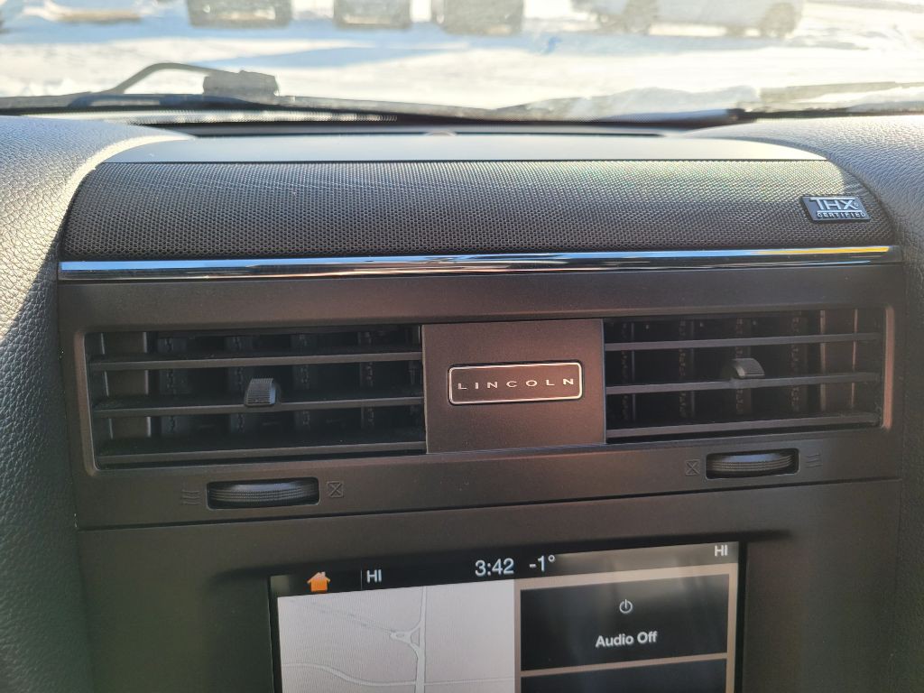 2017 Lincoln Navigator Image 31