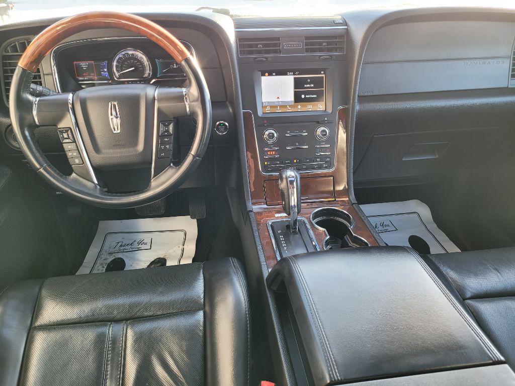 2017 Lincoln Navigator Image 52