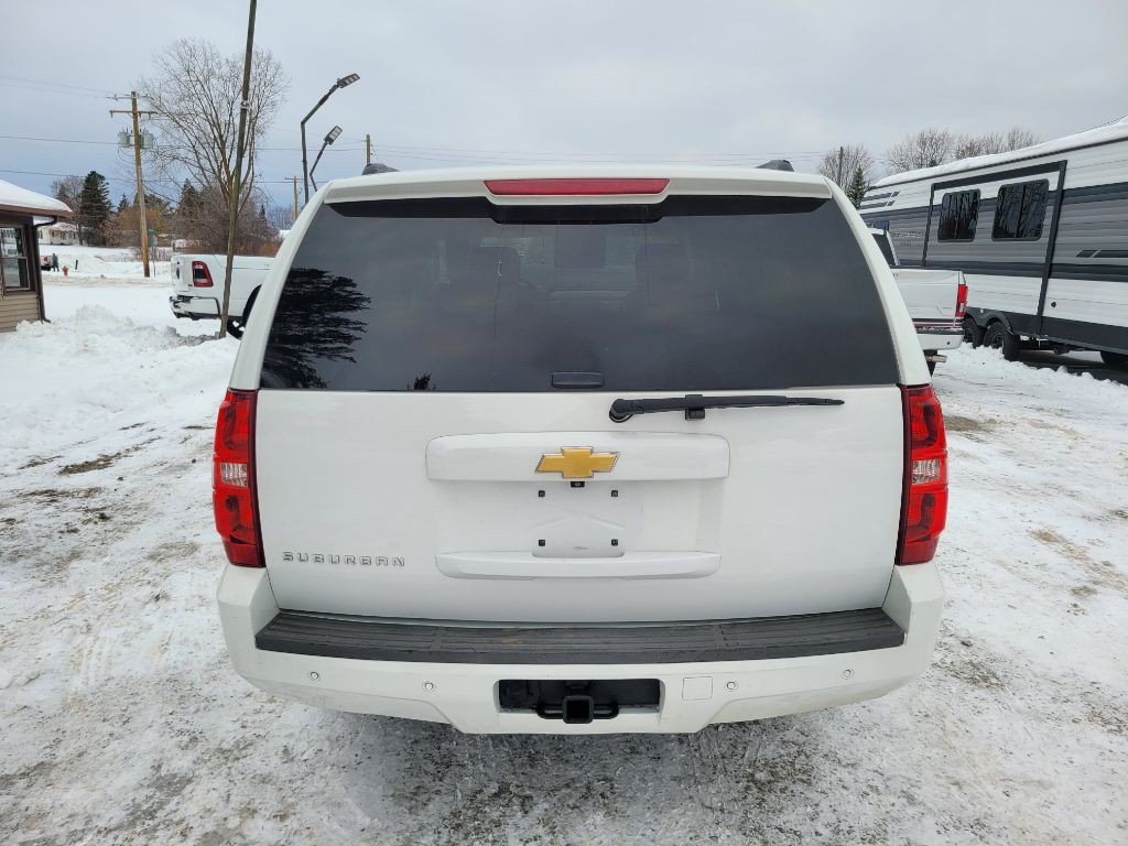 2014 Chevrolet Suburban Image 5