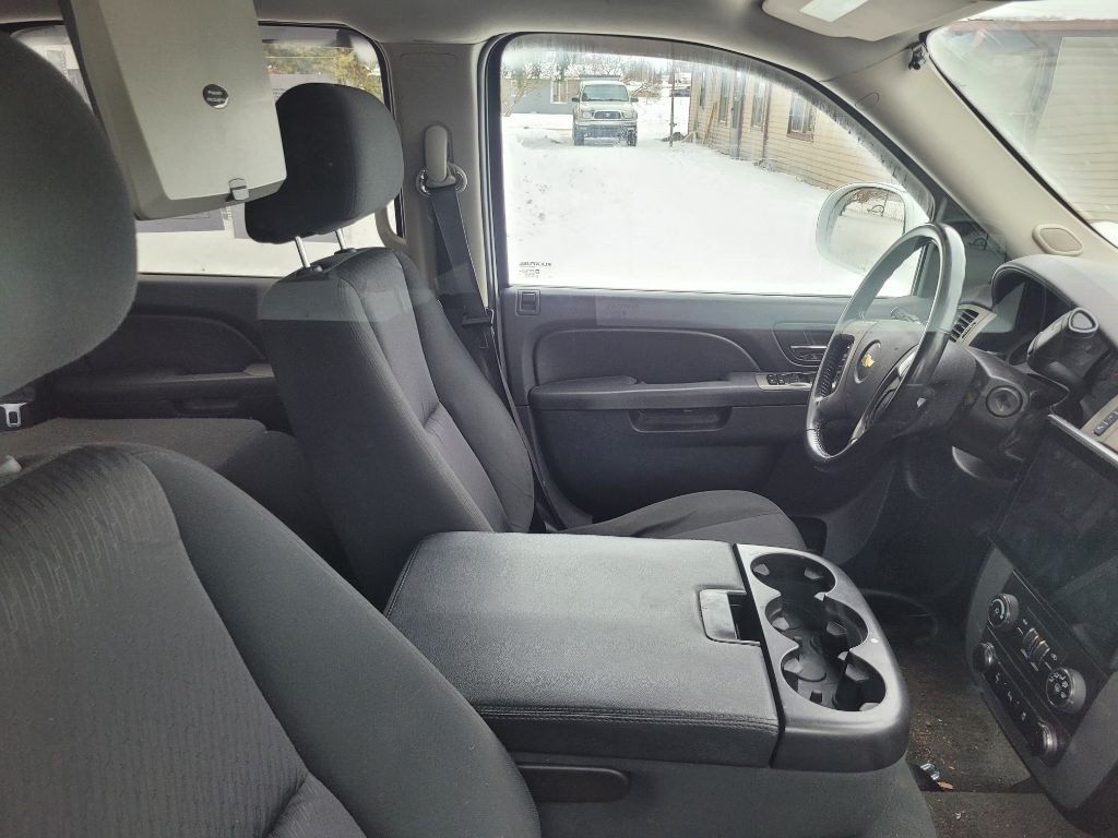 2014 Chevrolet Suburban Image 6