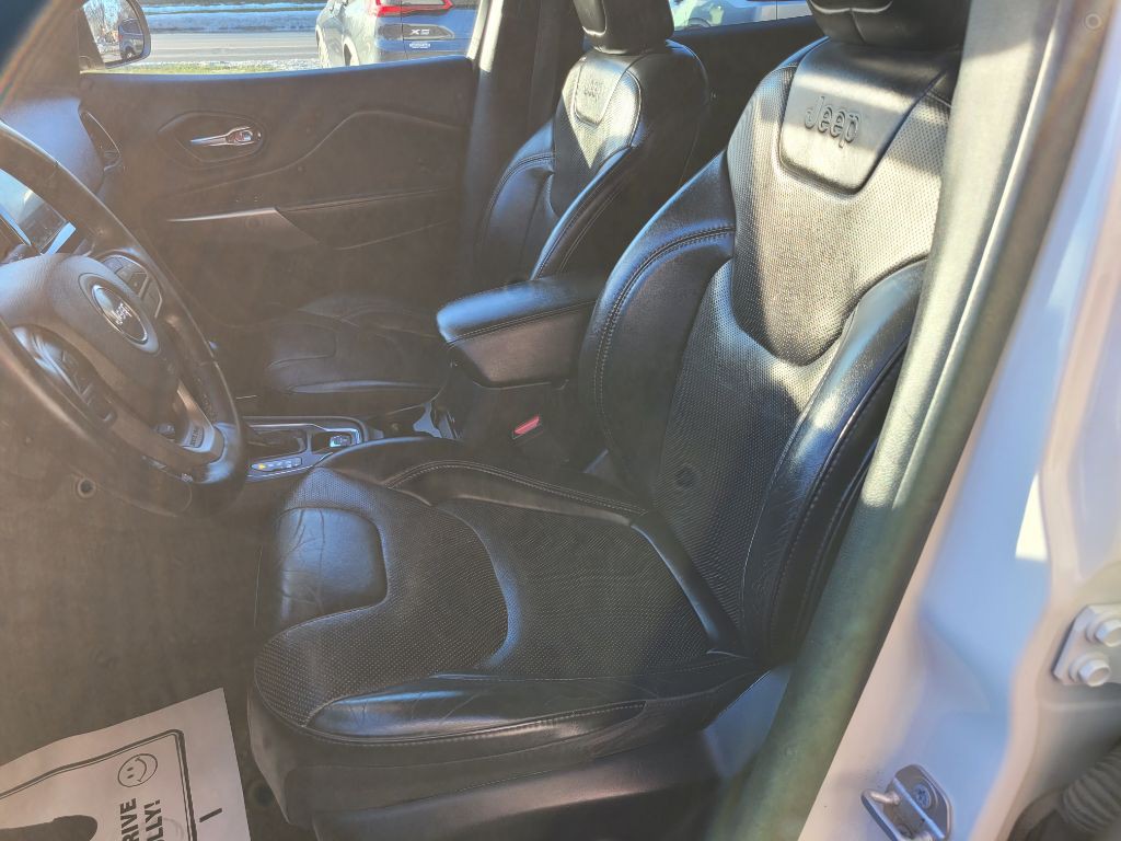 2019 Jeep Cherokee Image 16