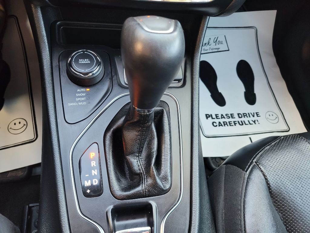 2019 Jeep Cherokee Image 32