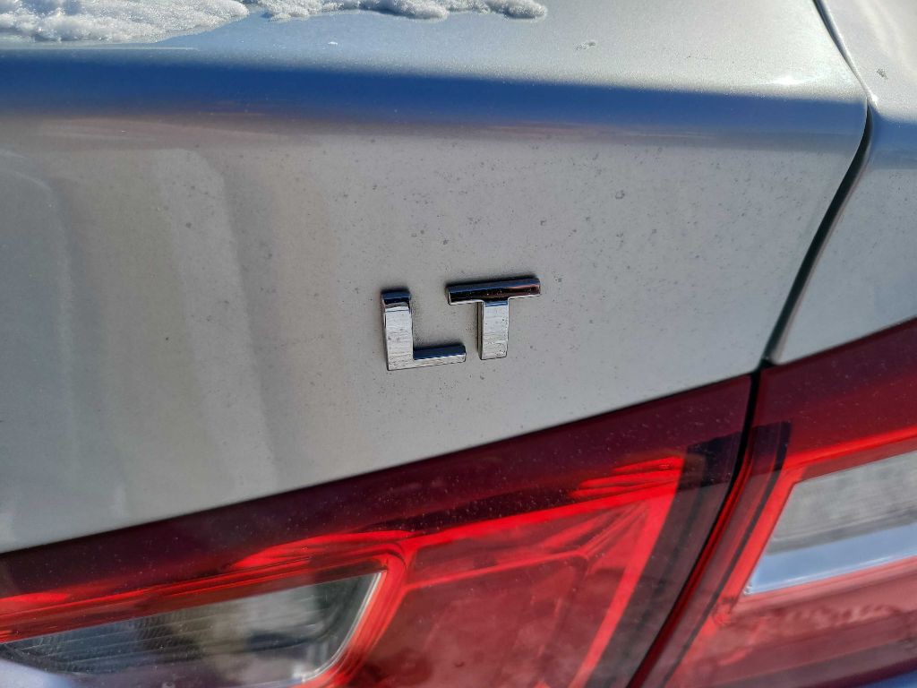 2018 Chevrolet Malibu Image 8