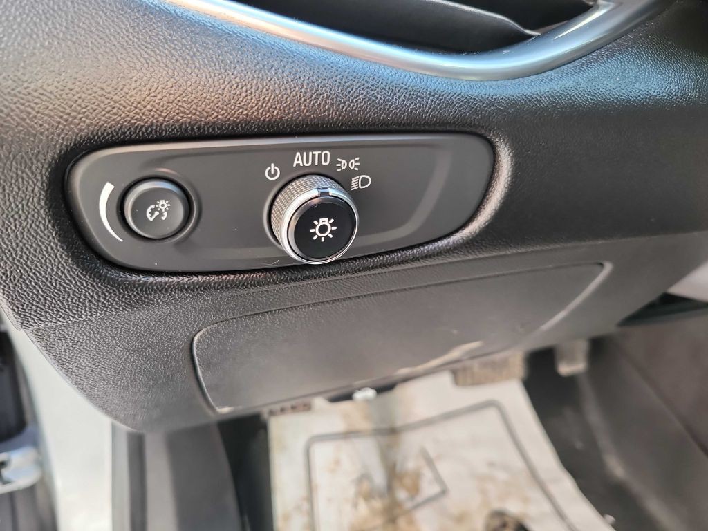 2018 Chevrolet Malibu Image 21