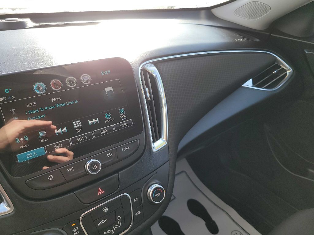 2018 Chevrolet Malibu Image 33