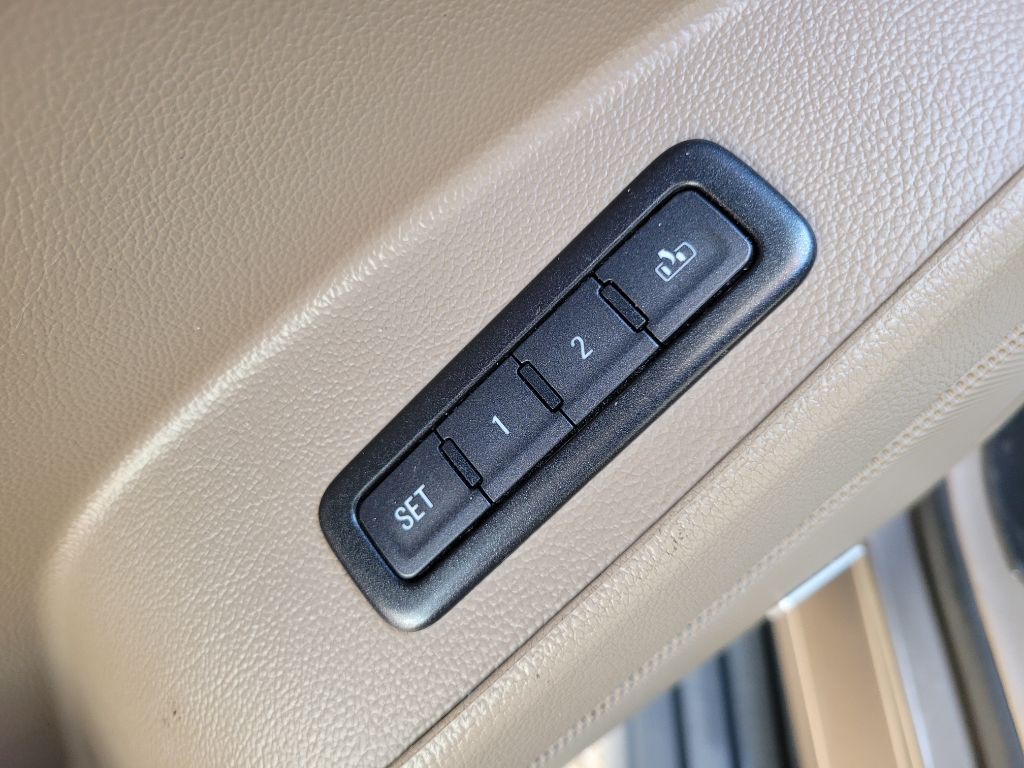 2015 Chevrolet Tahoe Image 20