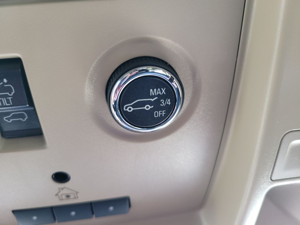 2015 Chevrolet Tahoe Image 38