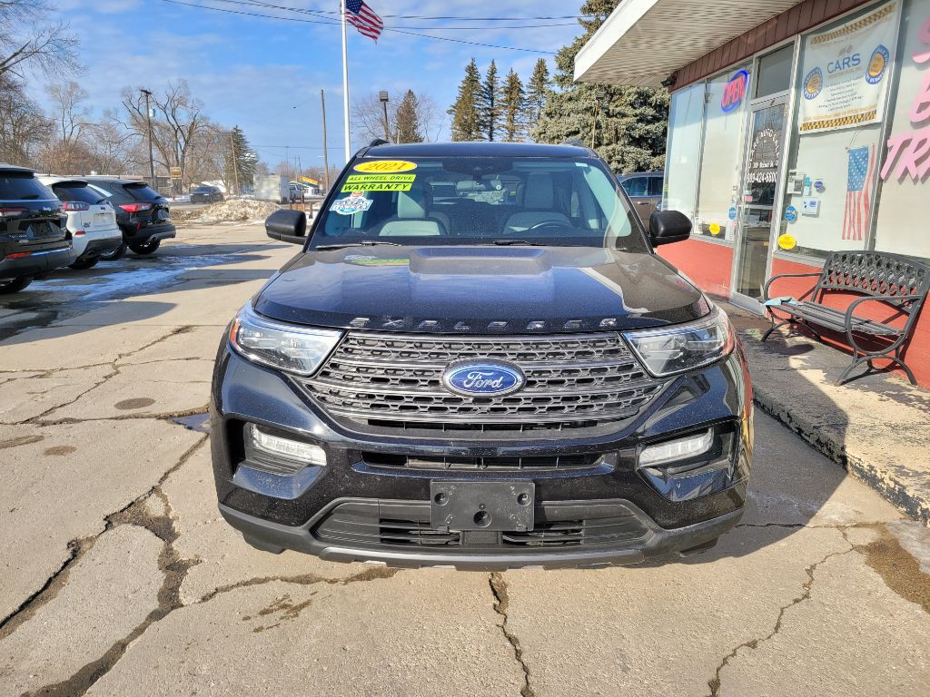2021 Ford Explorer Image 2