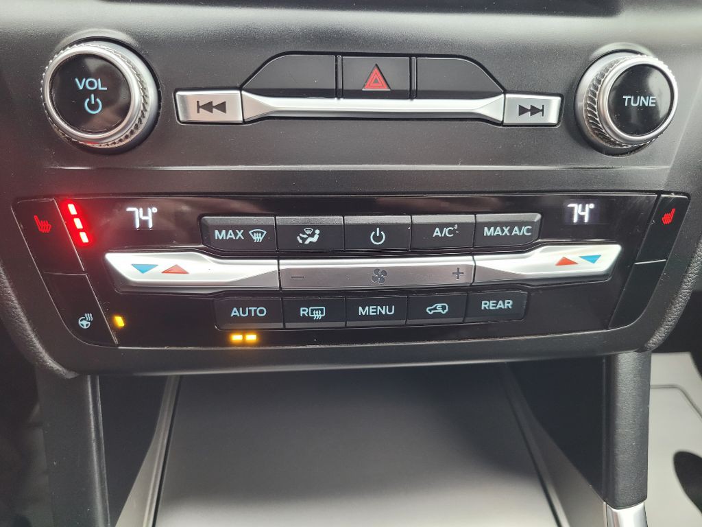 2020 Ford Explorer Image 35