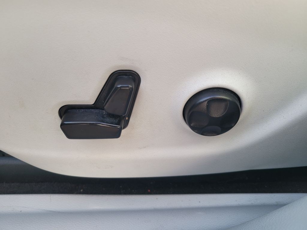 2020 Jeep Cherokee Image 21