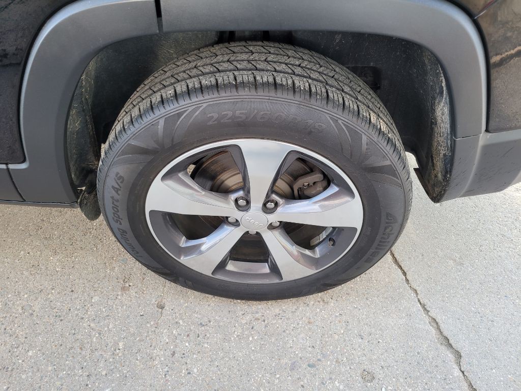 2020 Jeep Cherokee Image 12