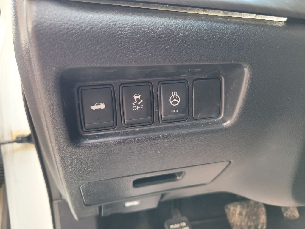 2016 Nissan Maxima Image 24