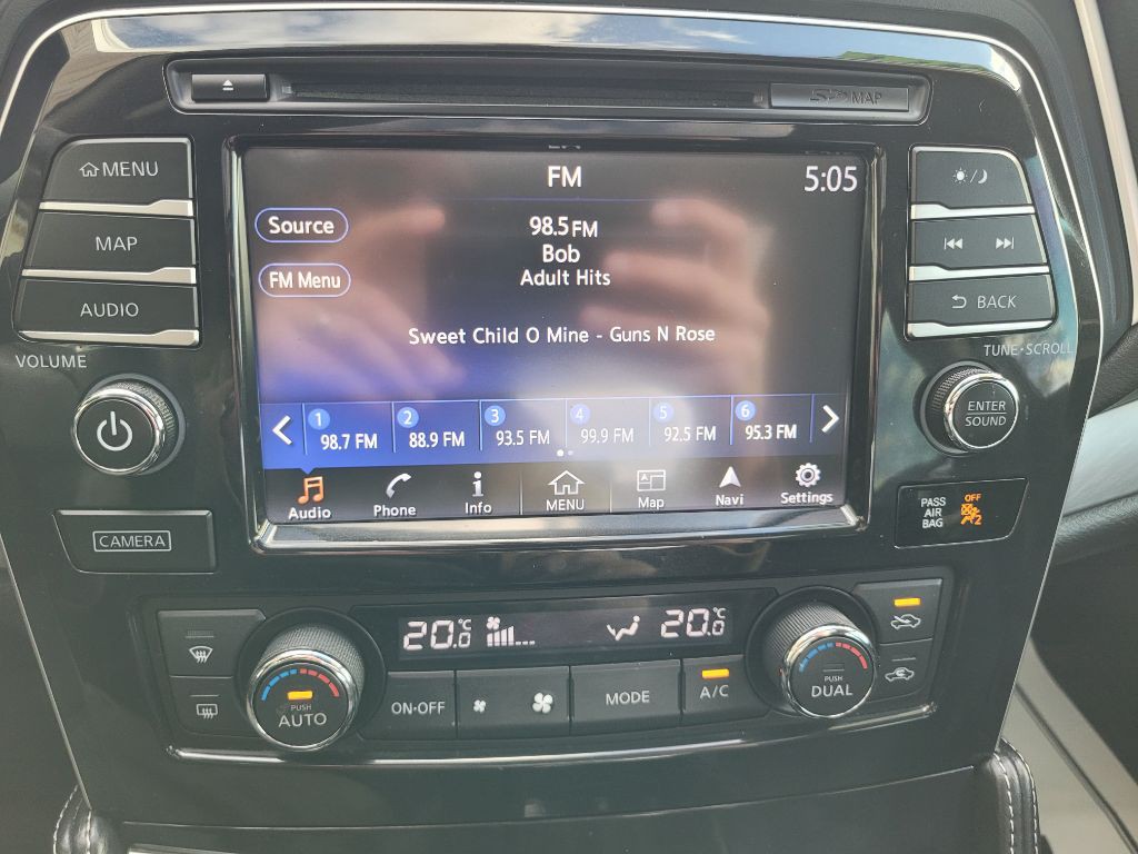 2016 Nissan Maxima Image 30