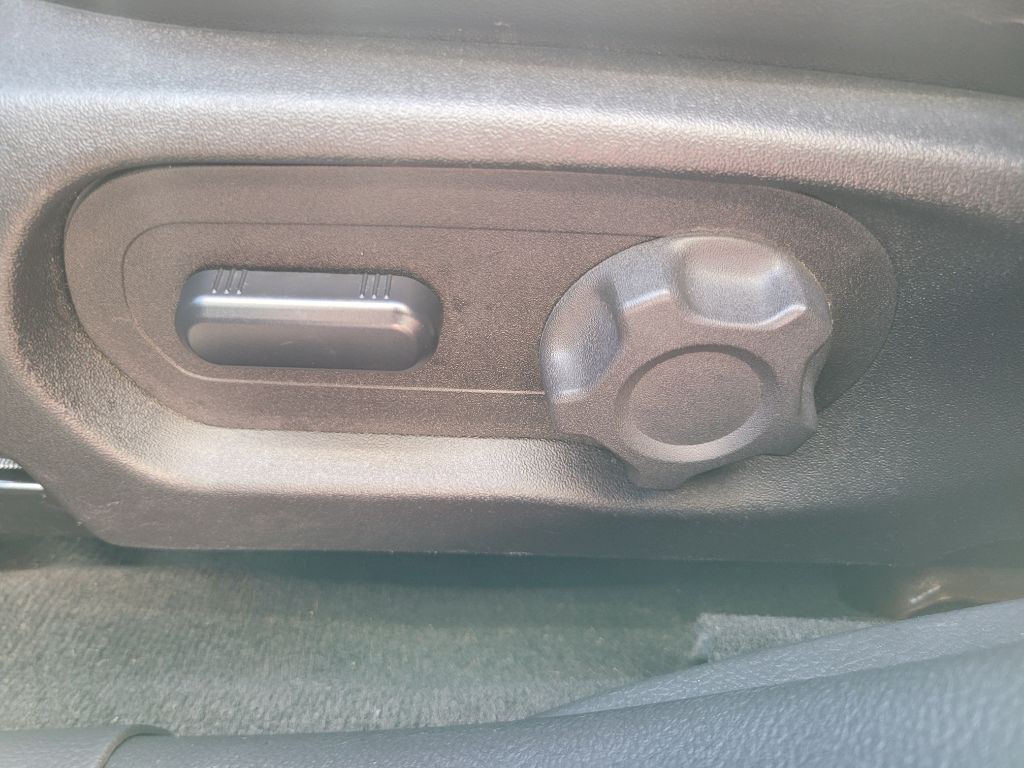 2016 Ford Taurus Image 18