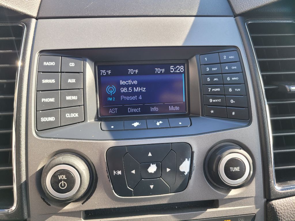 2016 Ford Taurus Image 24