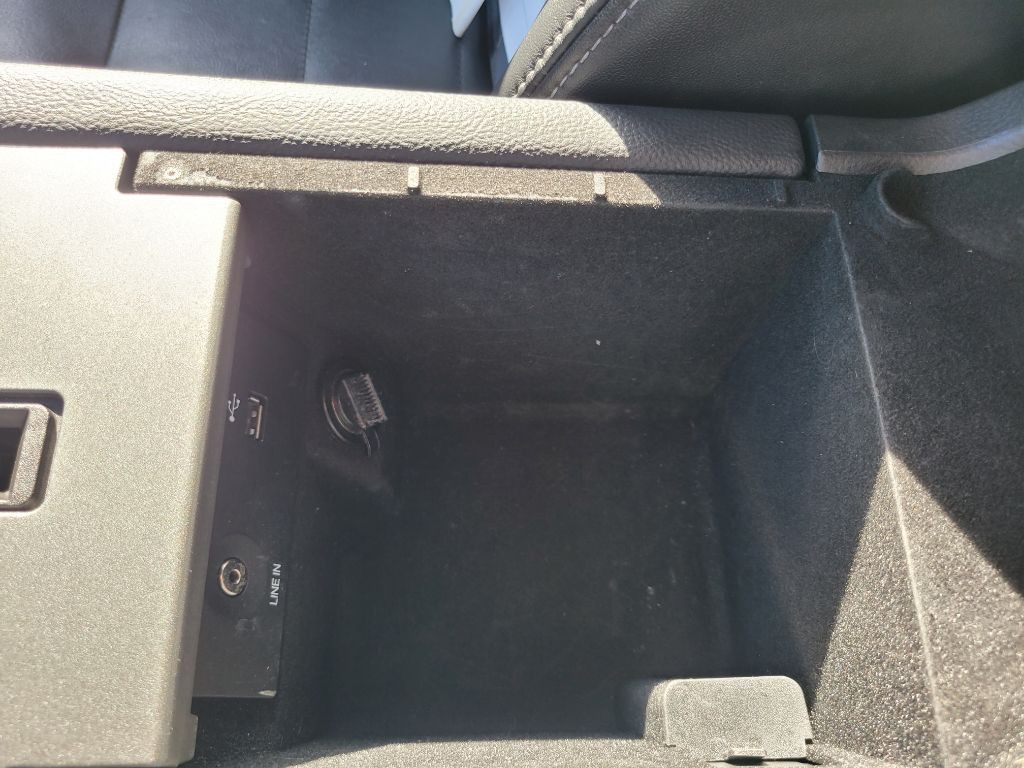 2016 Ford Taurus Image 30