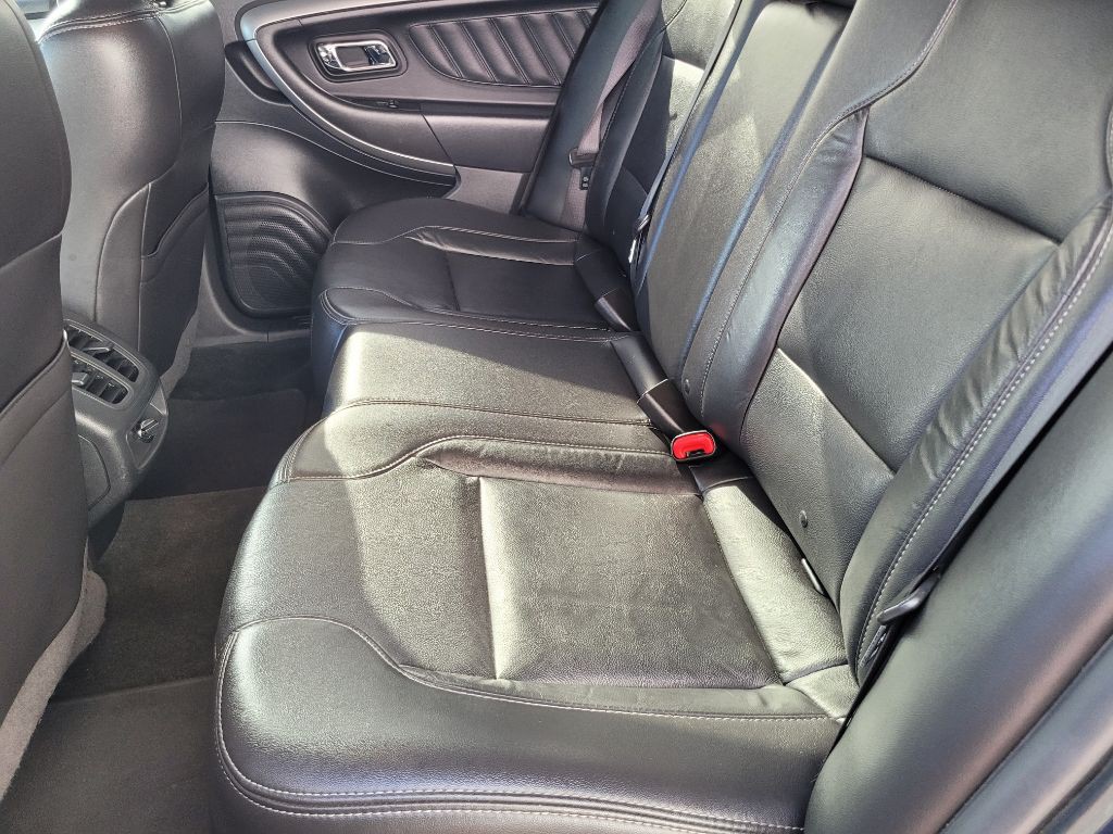 2016 Ford Taurus Image 35