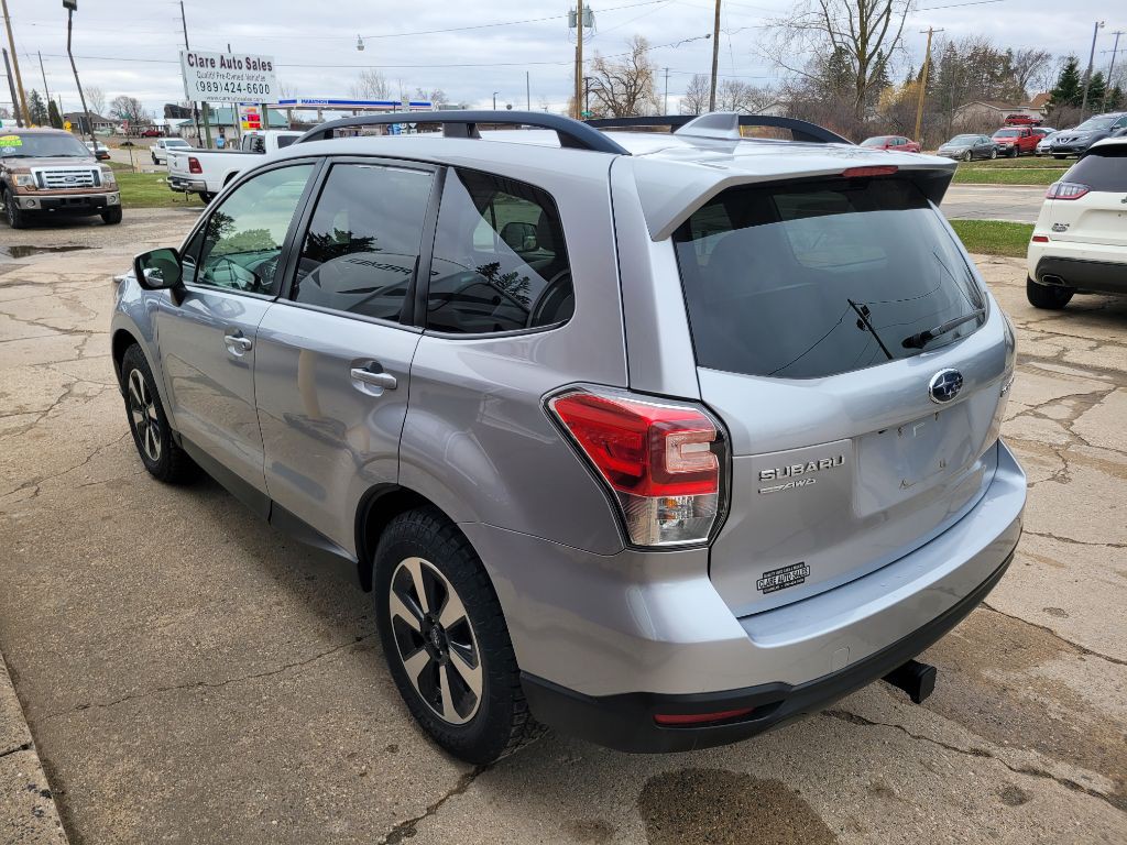 2018 Subaru Forester Image 9