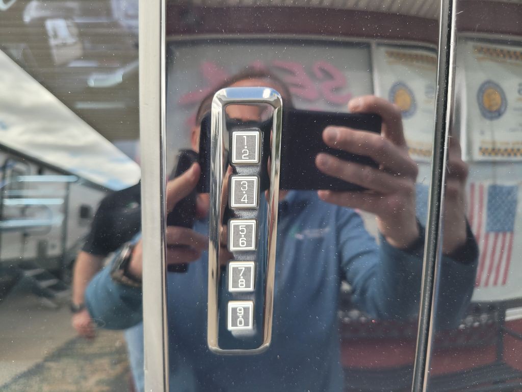 2017 Ford F-150 Image 21