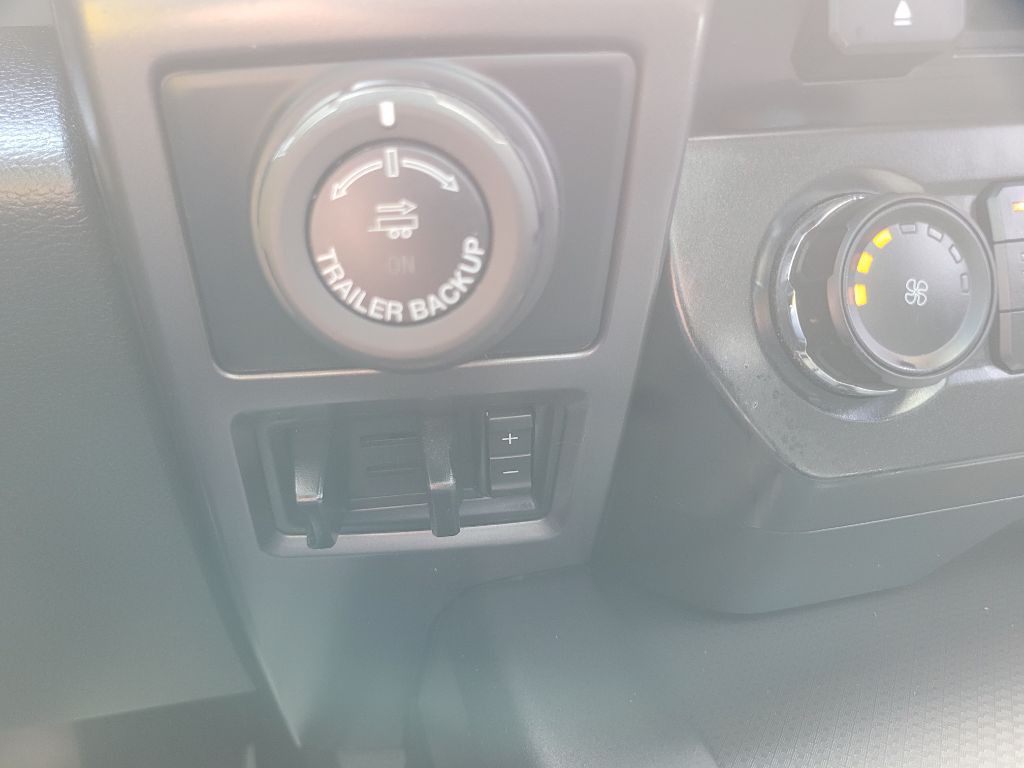 2017 Ford F-150 Image 38