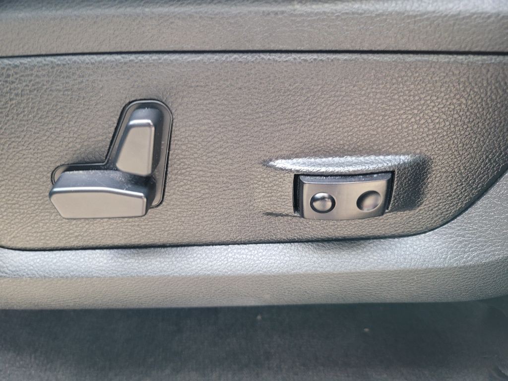2017 RAM 1500 Image 25