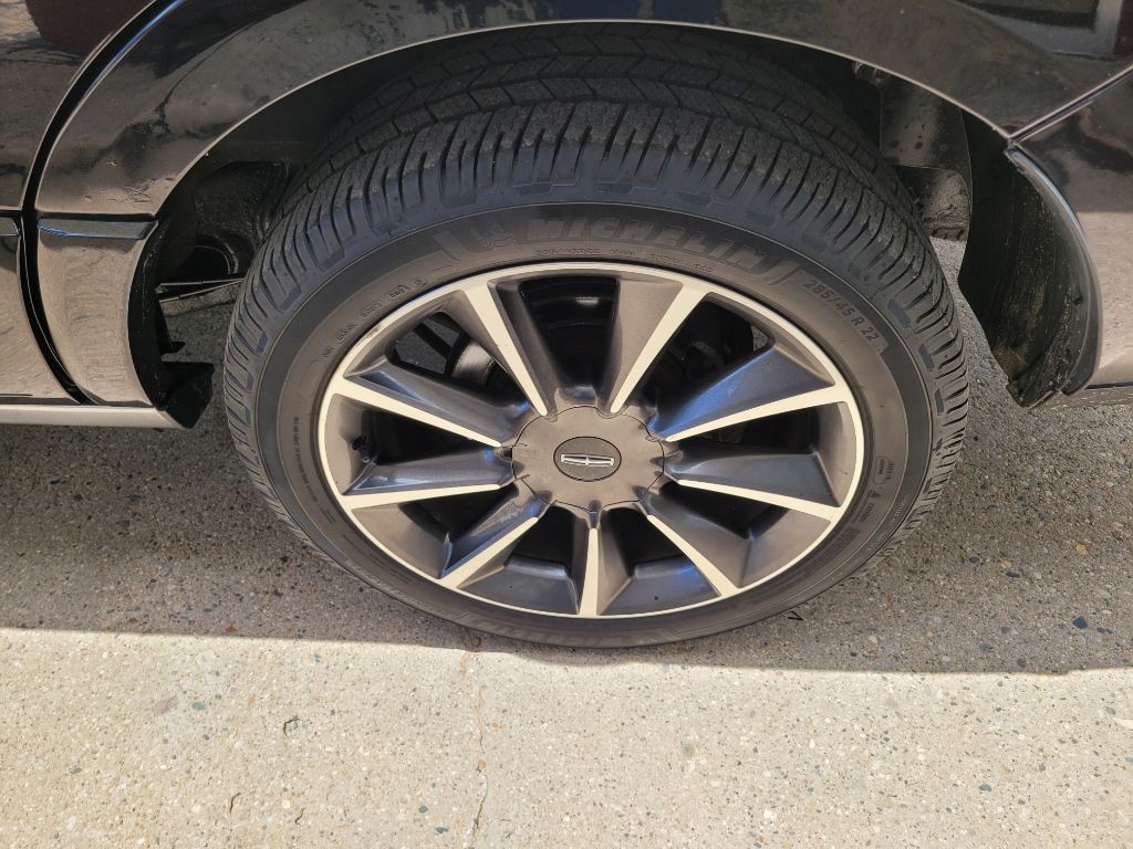 2017 Lincoln Navigator Image 11