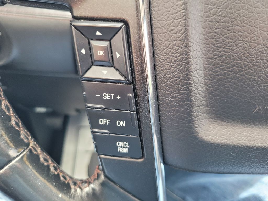 2017 Lincoln Navigator Image 24