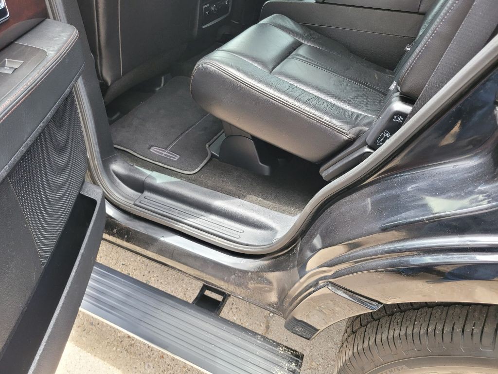 2017 Lincoln Navigator Image 40