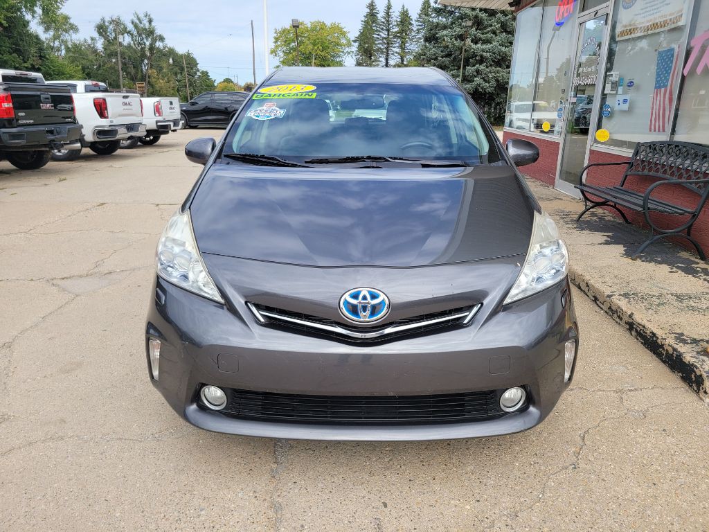 2013 Toyota Prius Image 2