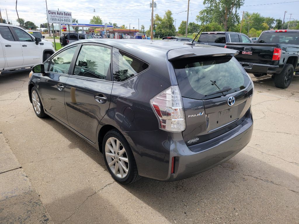 2013 Toyota Prius Image 10