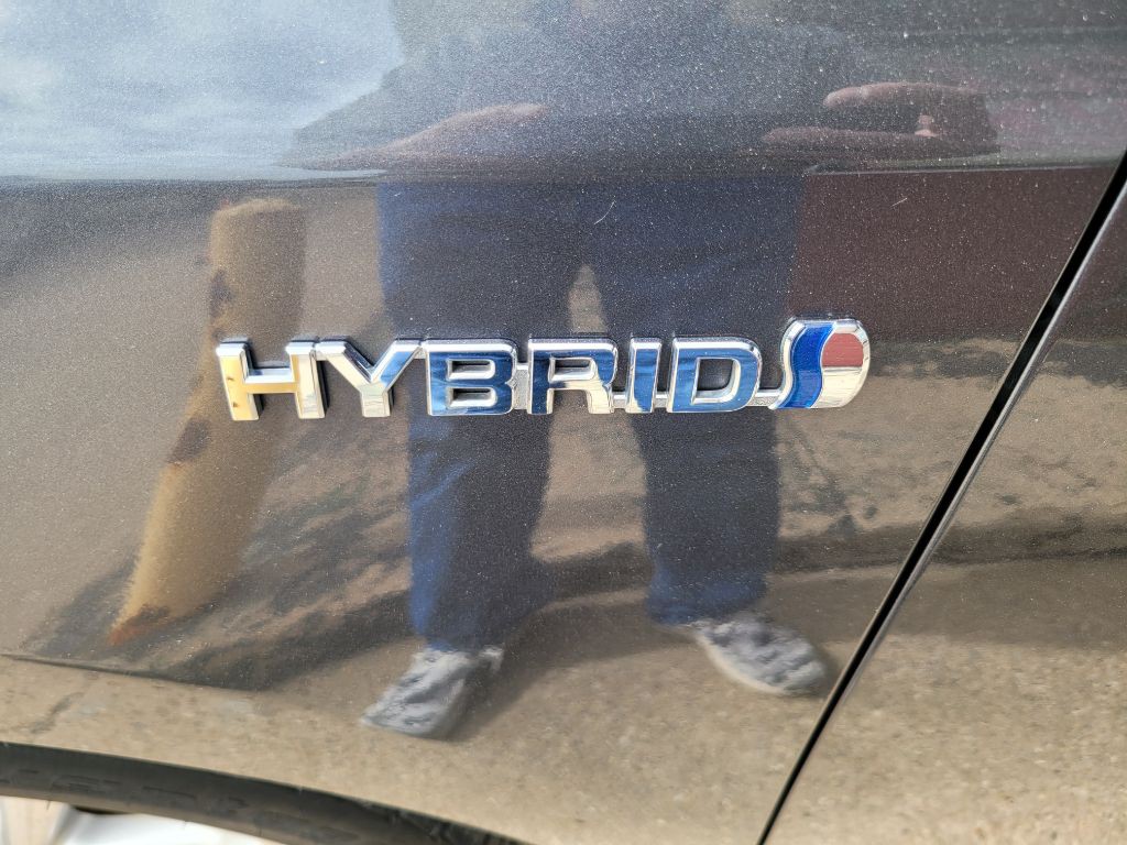 2013 Toyota Prius Image 14